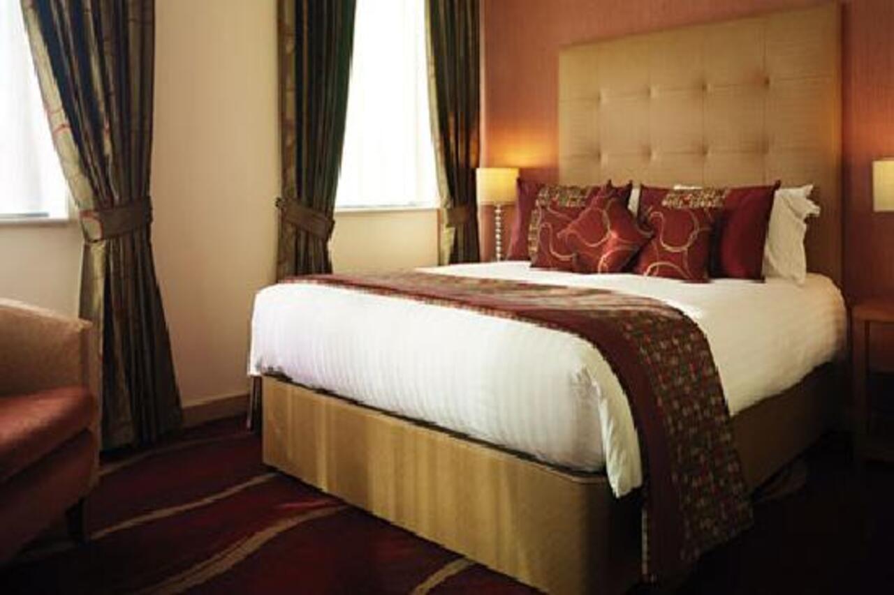 Icon Hotel Luton  Quarto foto